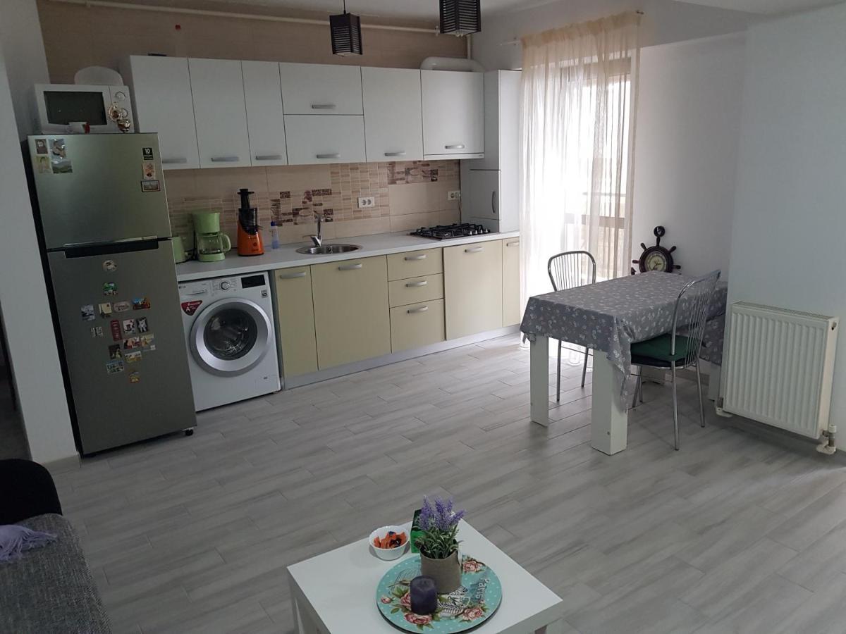 Flory'S Apartment Mamaia Exterior photo