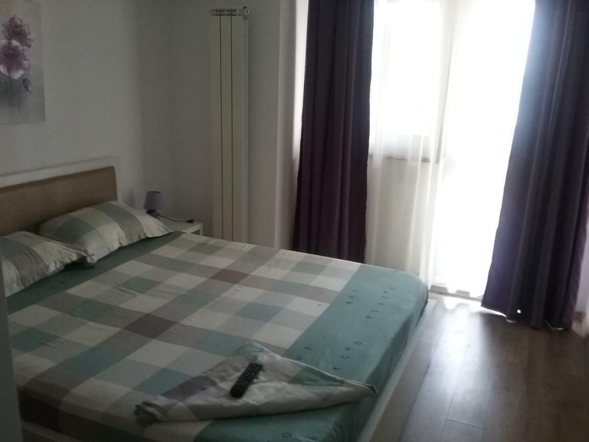 Flory'S Apartment Mamaia Exterior photo